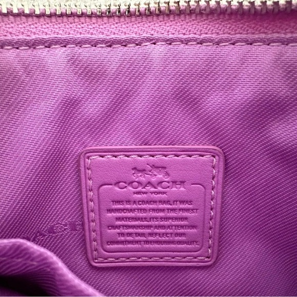 COACH Wristlet Crossgrain Leather Limited Edition w hangtag Violet Orchid - Picture 5 of 8